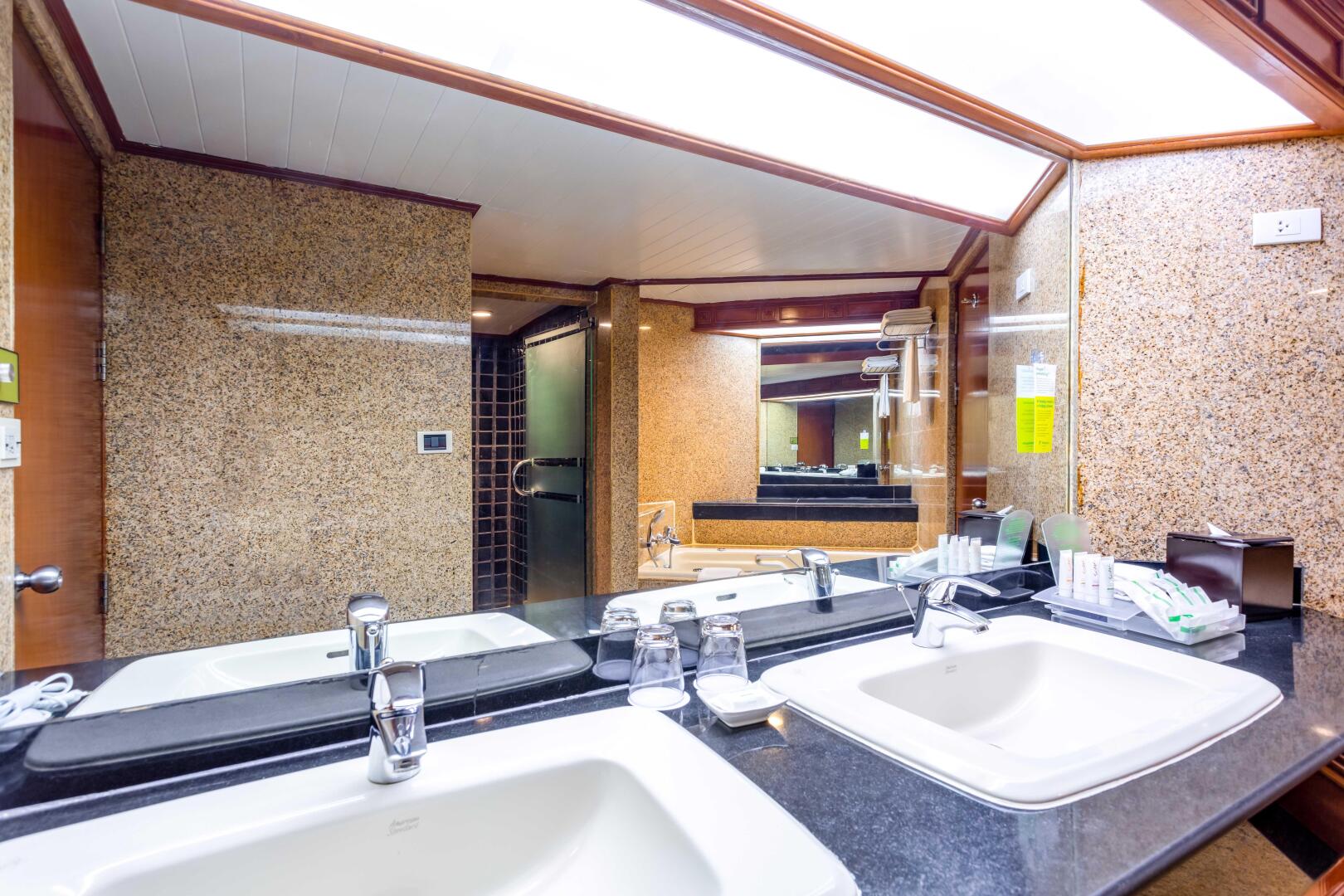 Centara Riverside Hotel Chiang Mai