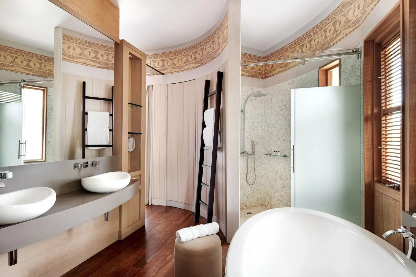 Sheraton New Caledonia Deva Spa & Golf Resort