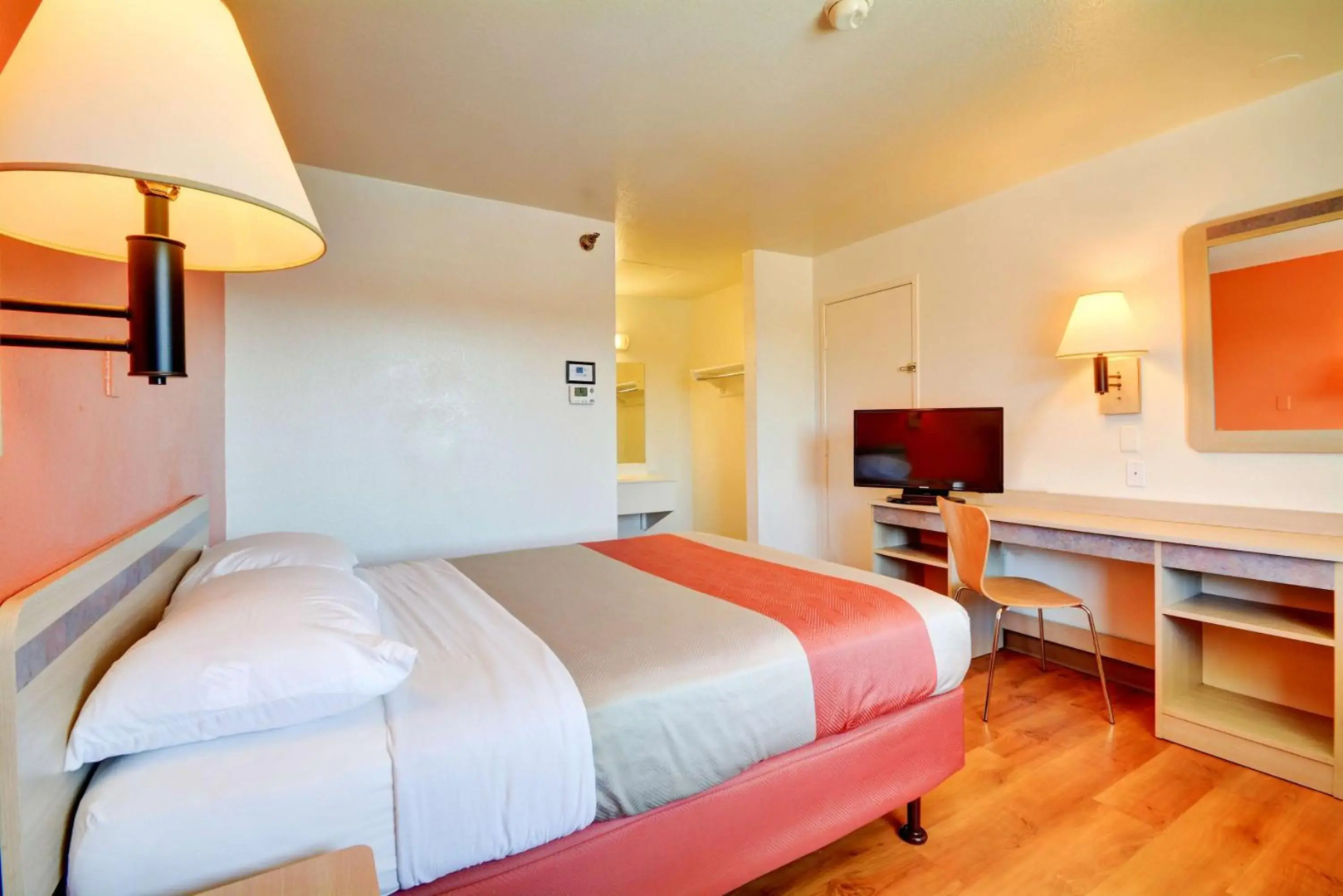 Motel 6 Windsor Locks, CT - Hartford