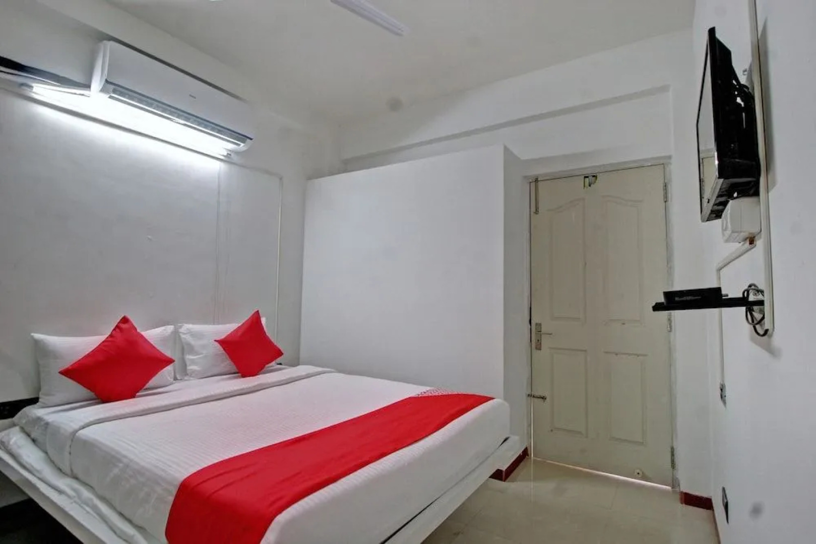 OYO 28223 Sri Sharu Enclave