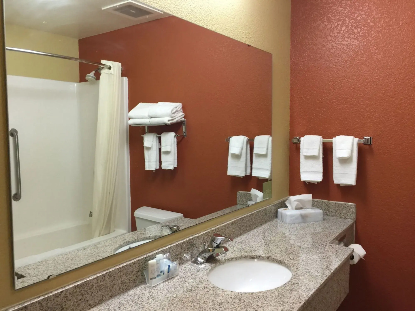 Comfort Inn & Suites Sheboygan I-43