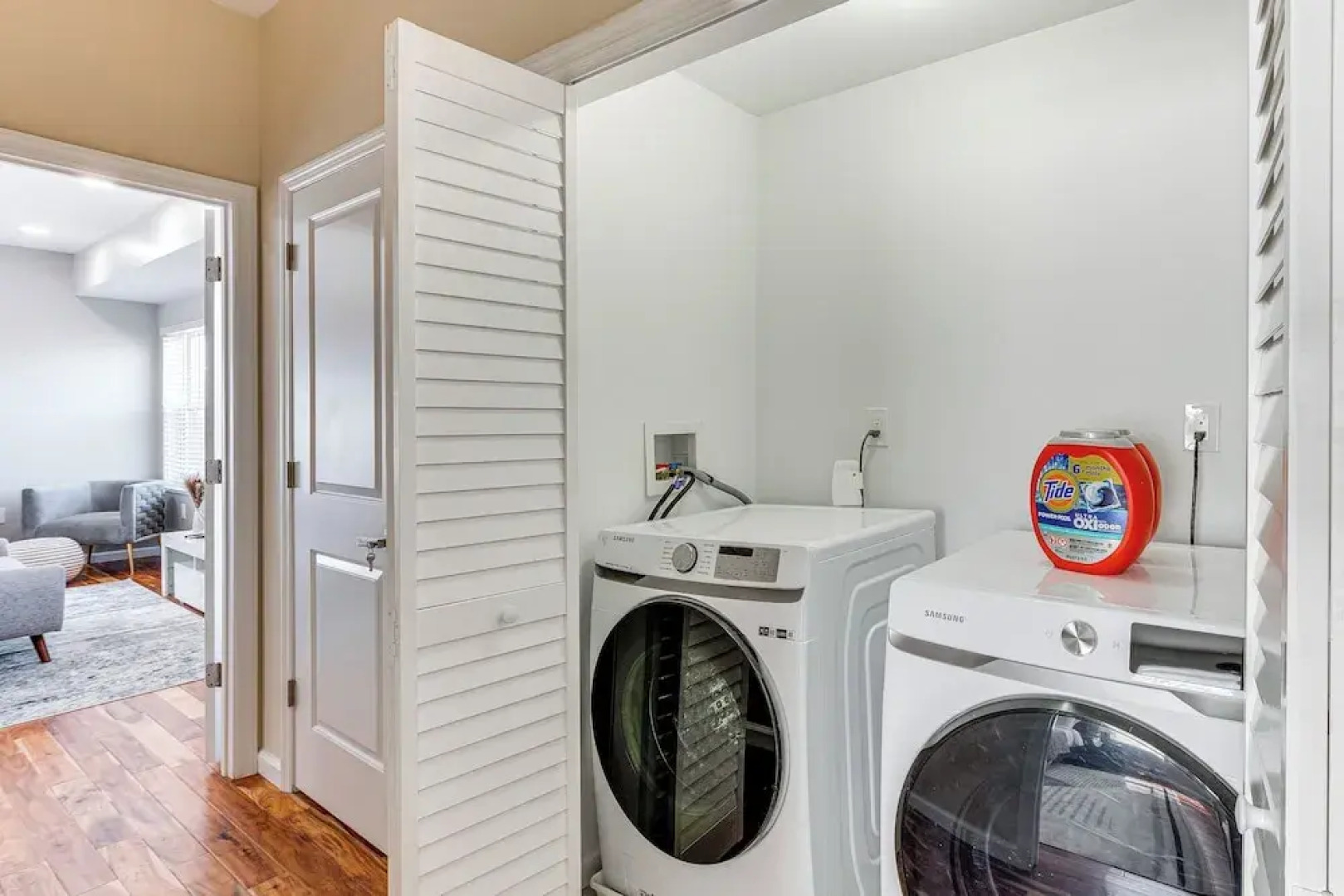 Luxe Newark Retreat w/ Rooftop Deck: Pets Welcome!