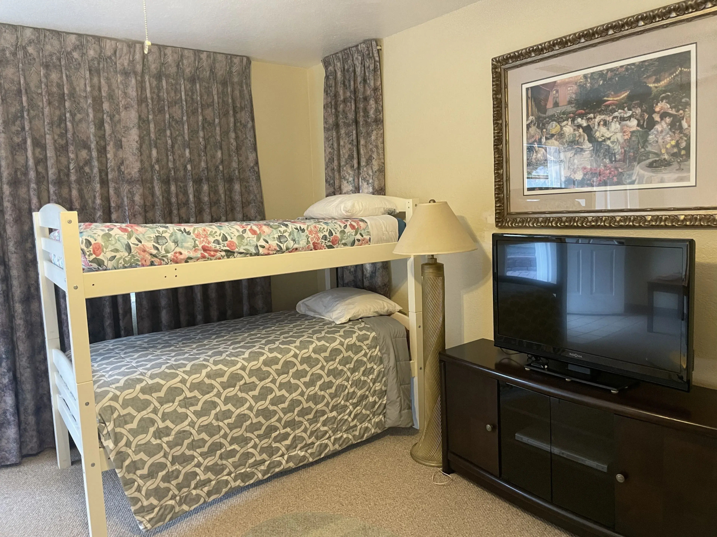 Mar Bay Motel &Suites