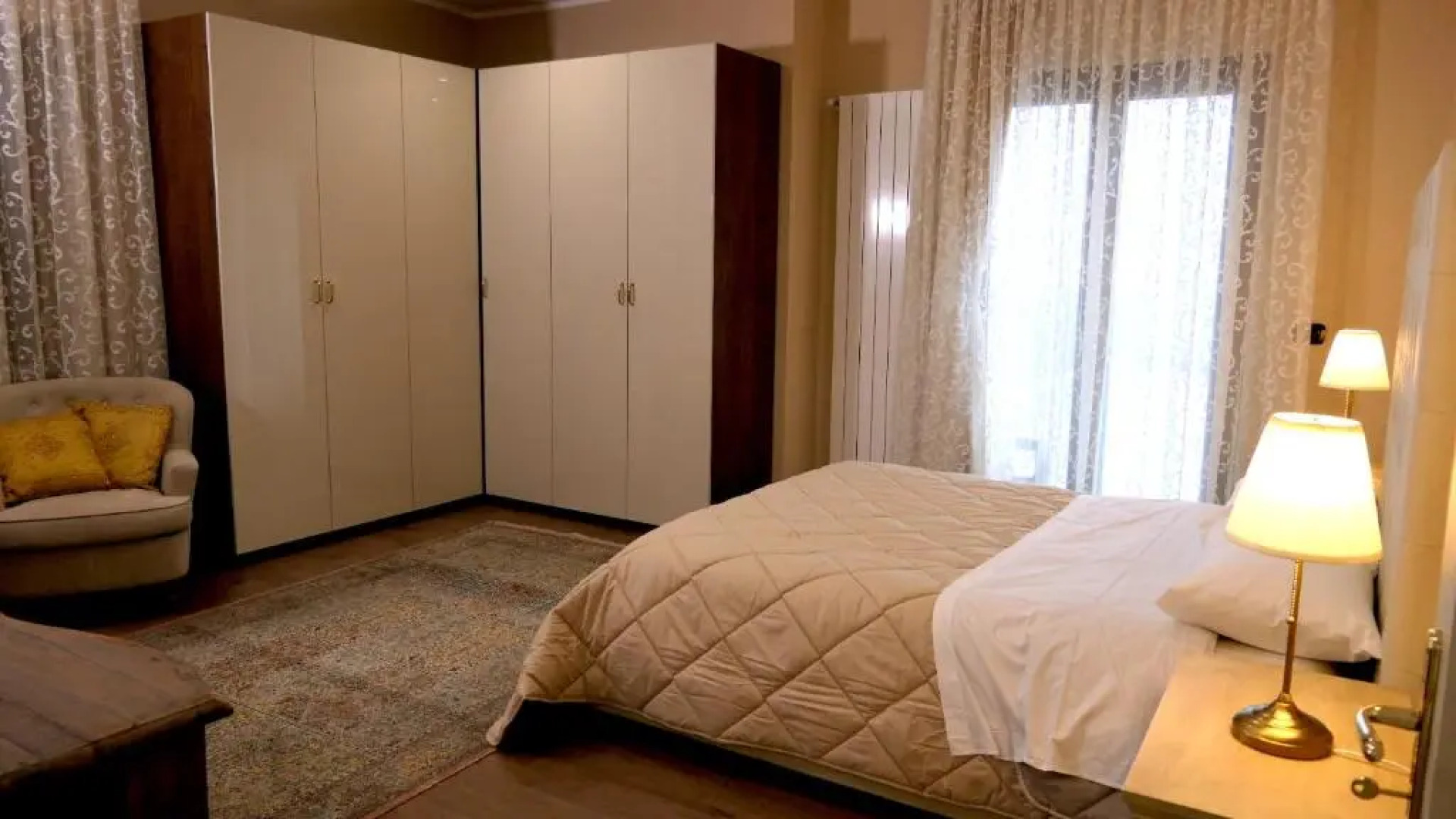 Erania Rooms & Apartments