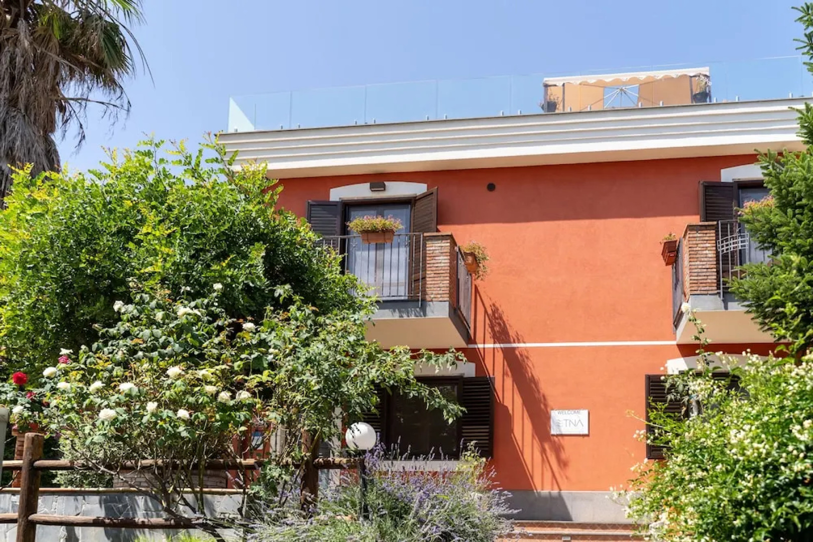 Etna Sunshine Rent Rooms