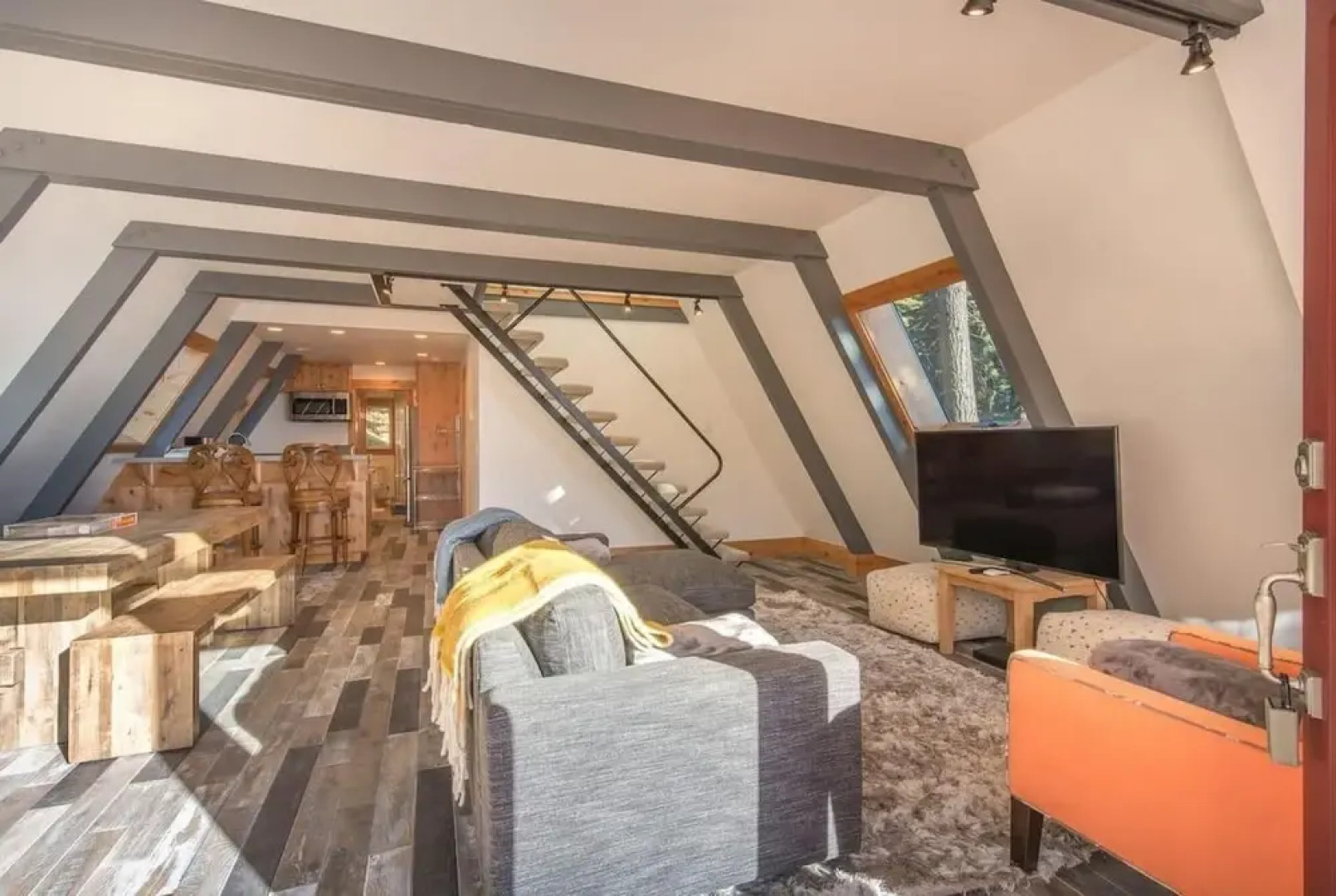 Tahoe Park Heights Dr Criterion 32 - Dancing Bear