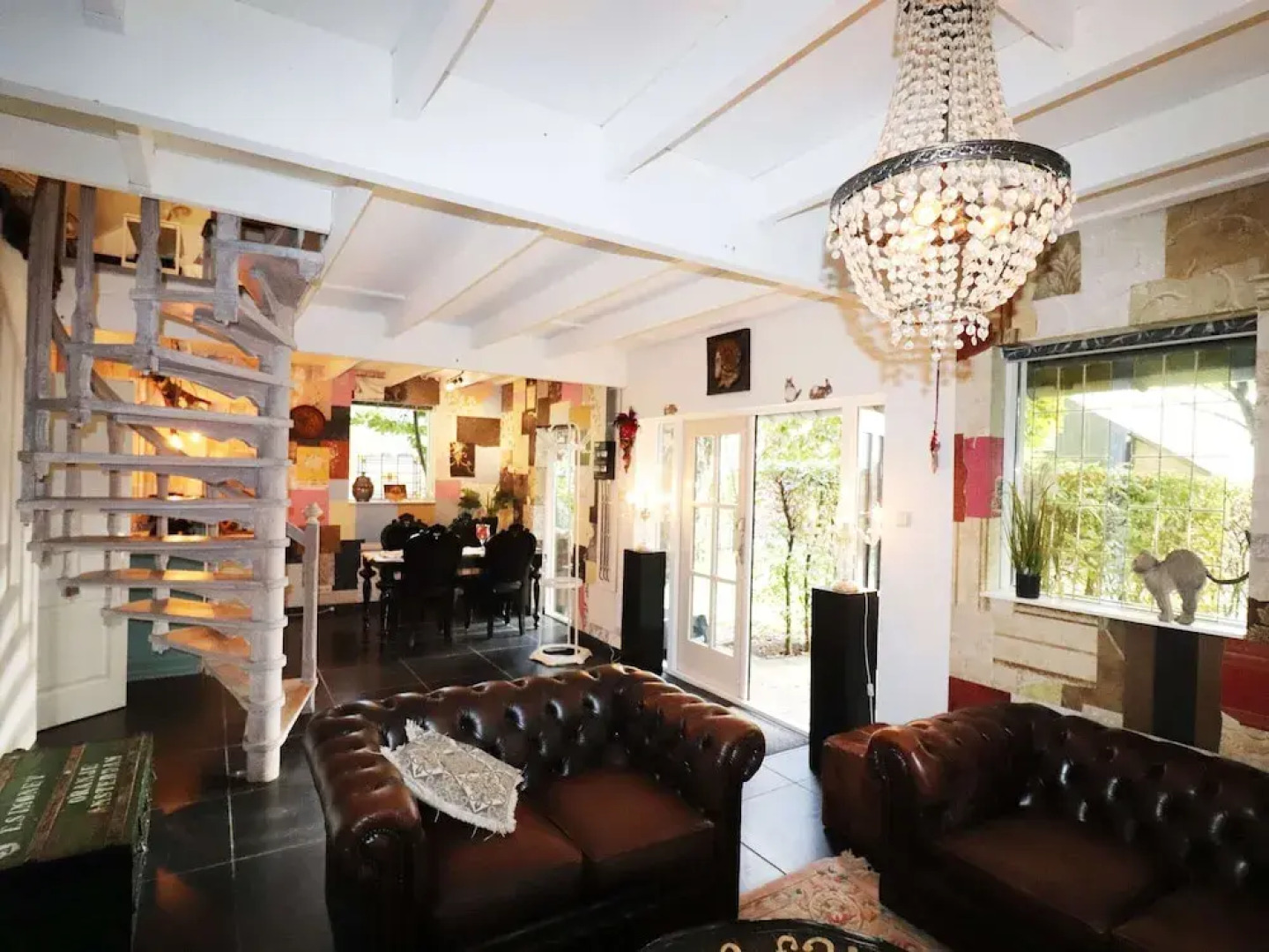 Atelier House With hot tub