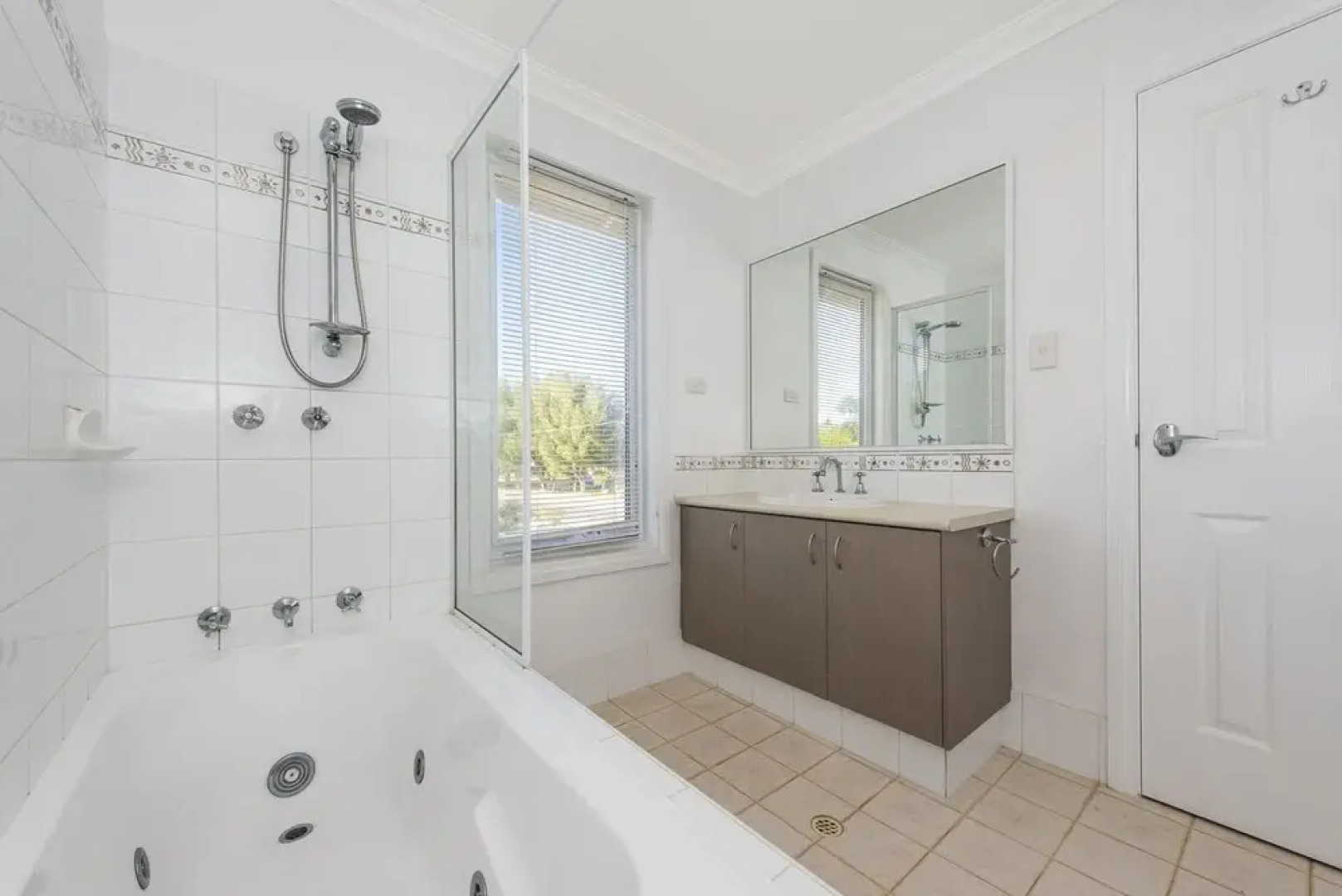 Whitehaven- Beach View From Every Room