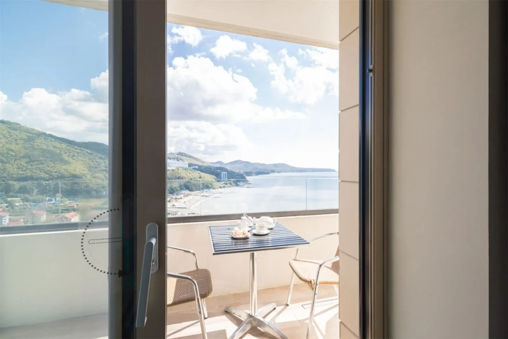 Hidens Hotel 4* (Небуг)