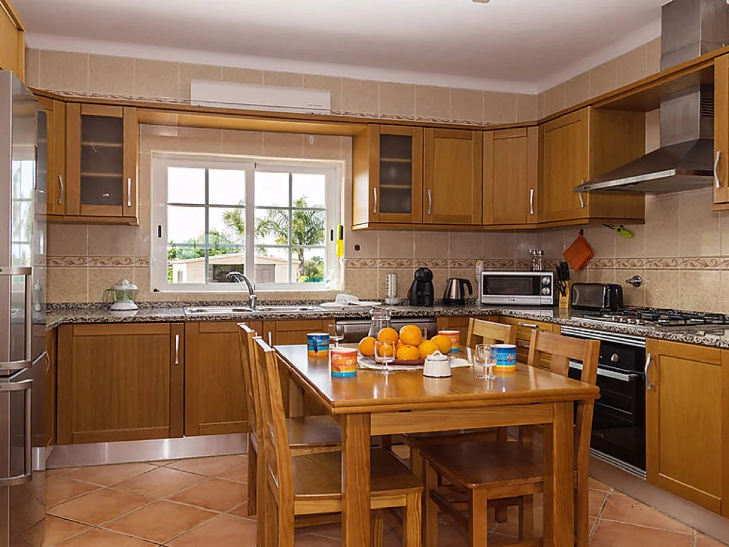 Casa das Amendoeiras