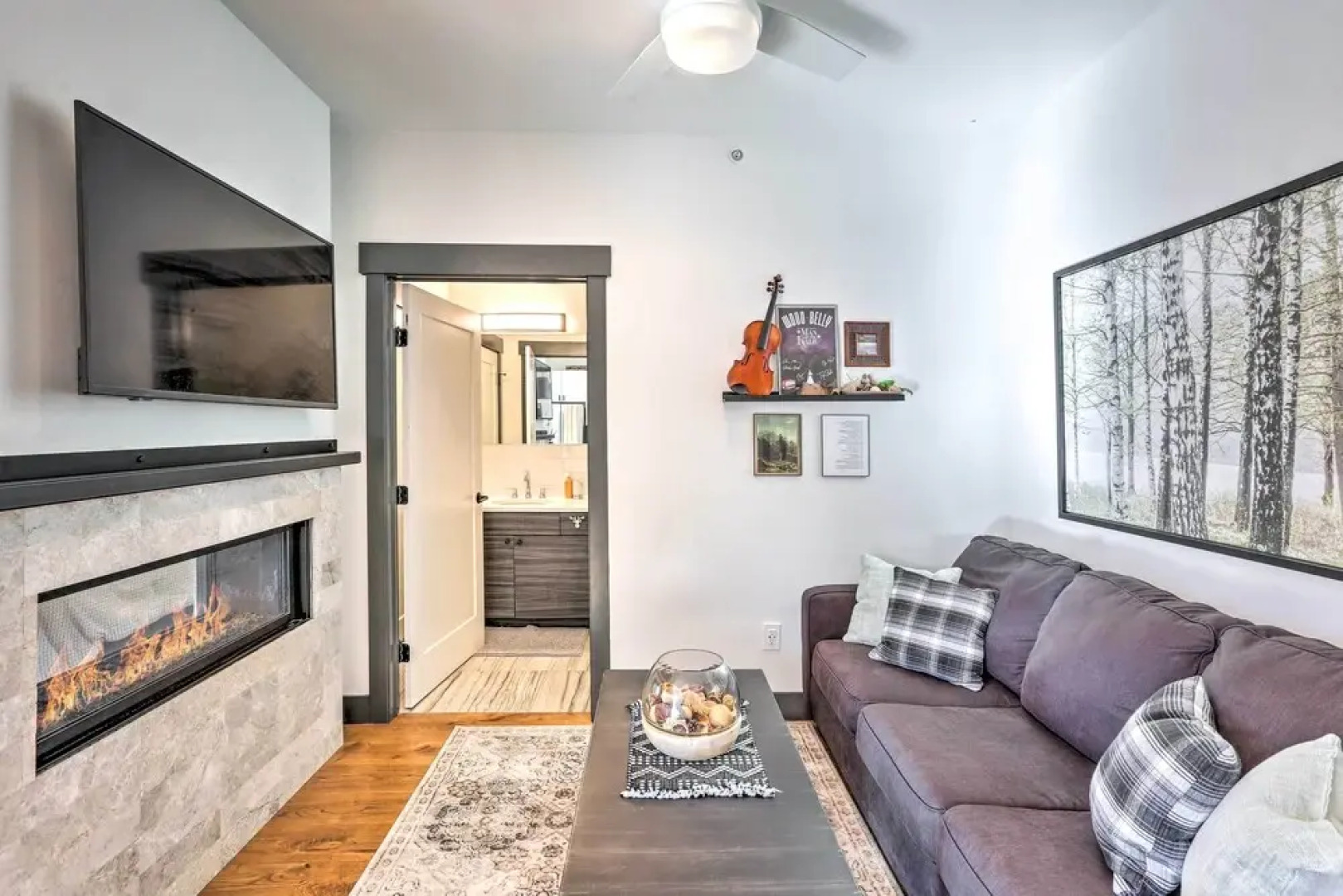 Modern Mountain Getaway, Walk to Grand Lake!