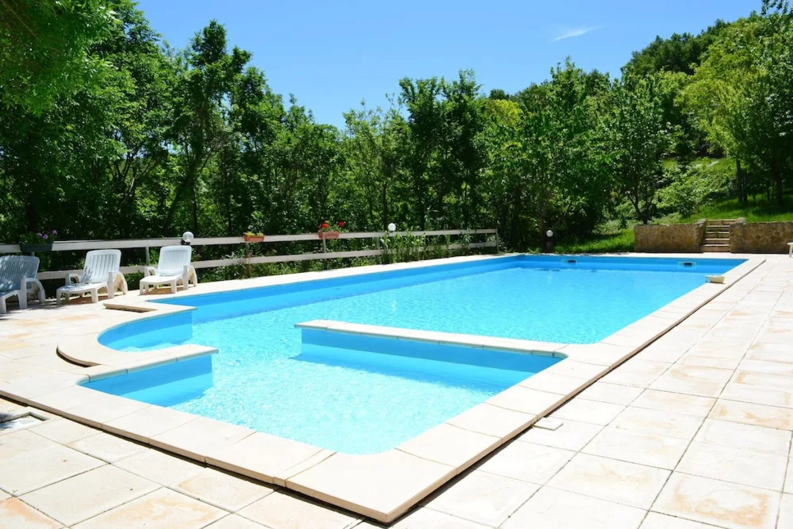 Villa With 5 Bedrooms in Laurac, With Wonderful Mountain View, Pool Ac