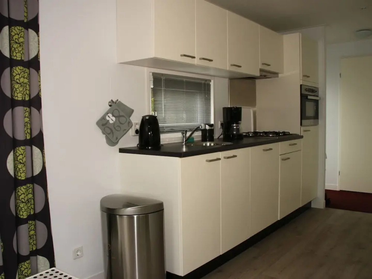 Modern chalet with two terraces and near a pond