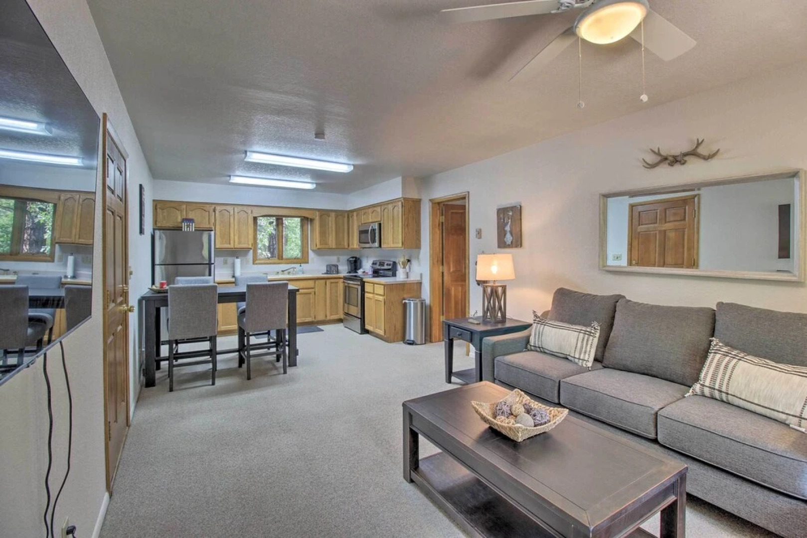 Chic Pinetop Retreat w/ Separate Apartment!