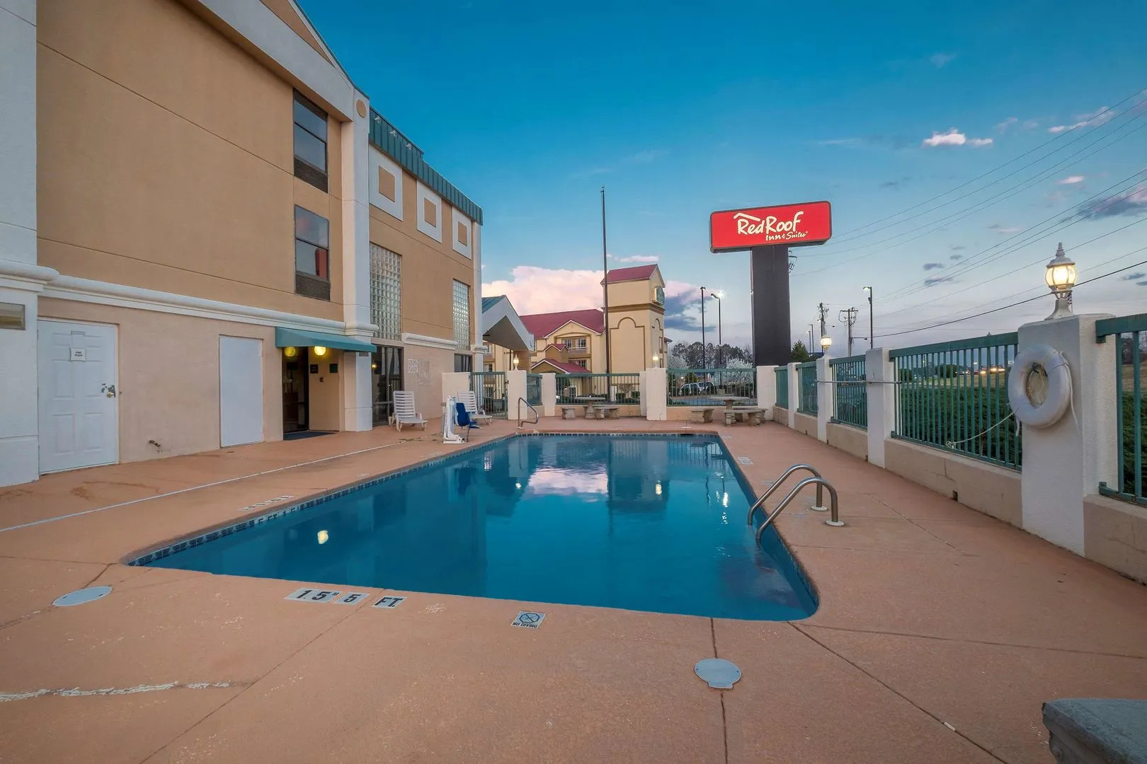 Red Roof Inn & Suites Newnan