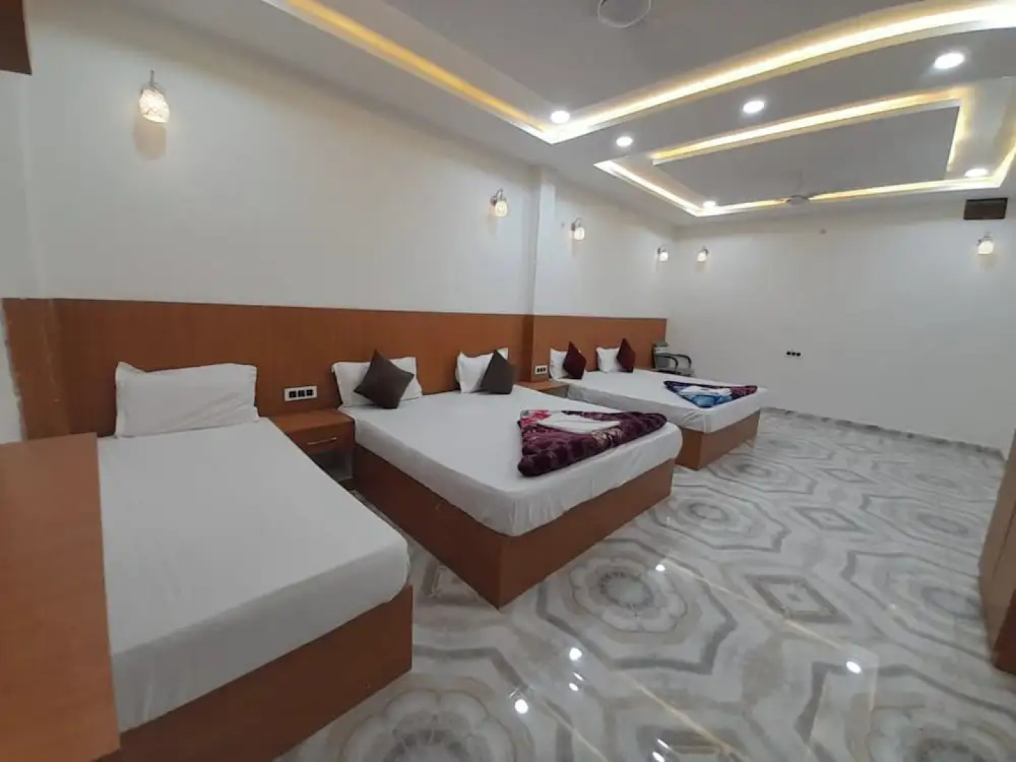 Goroomgo Nirmala Palace Ayodhya