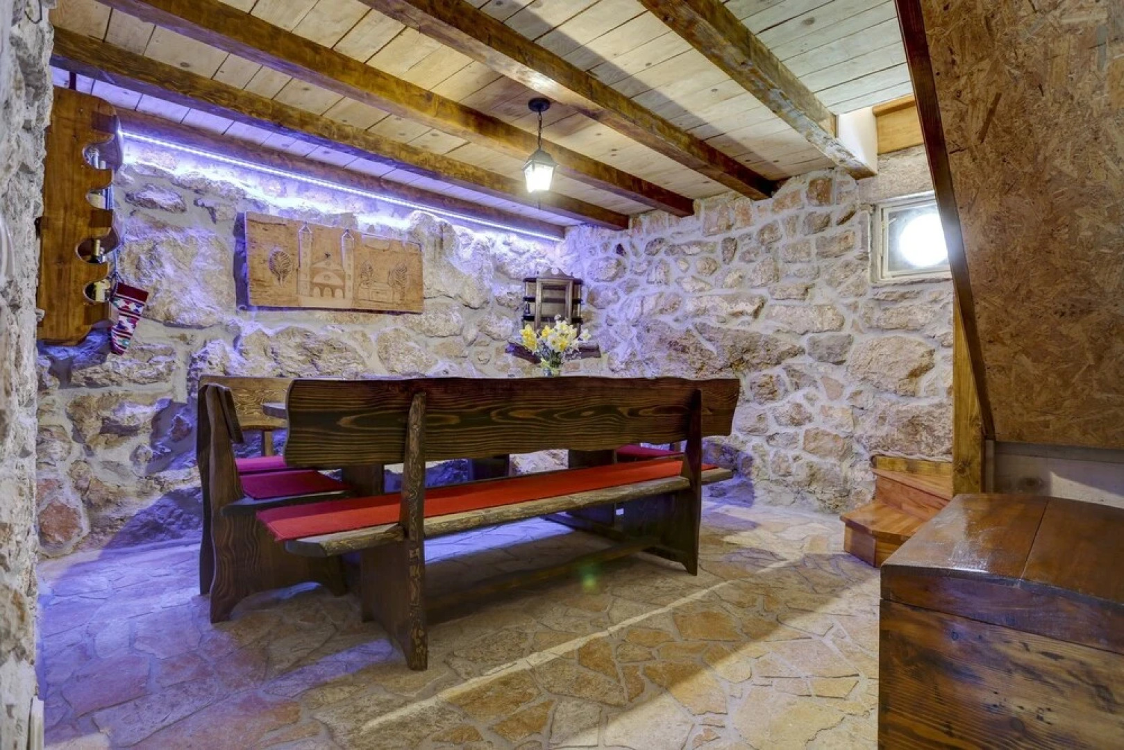 Rustic Stone House Bajeli with Jacuzzi