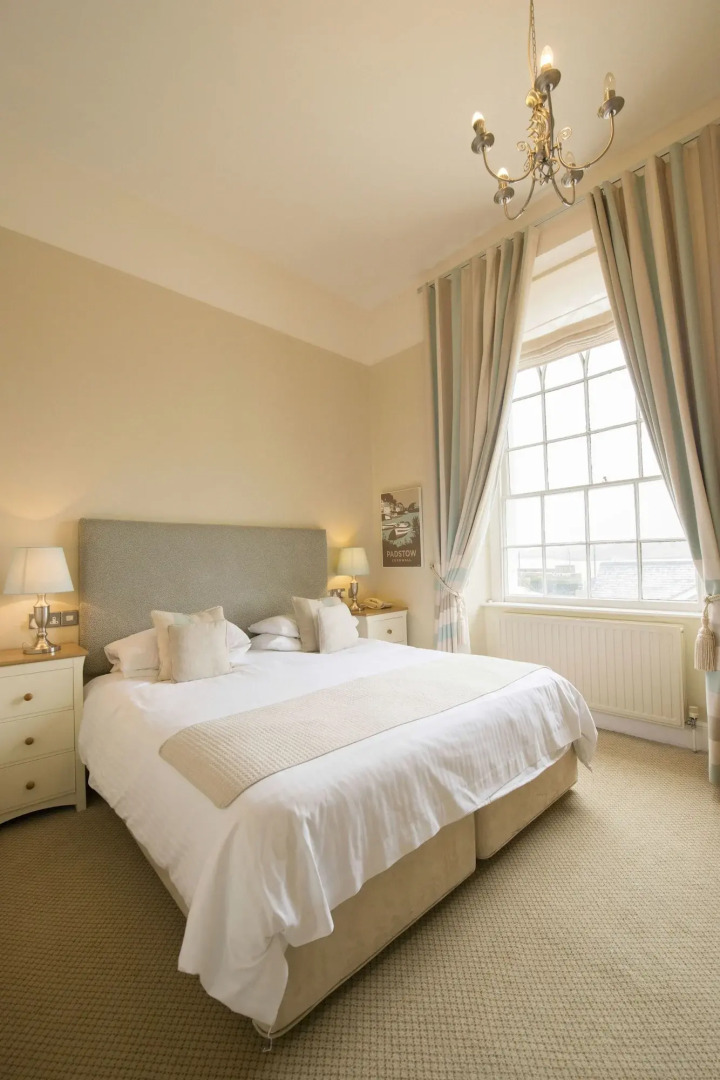 The Old Custom House