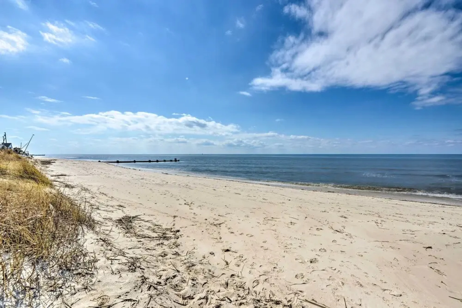 Cozy Villas Cottage w/ Deck, 1/2 Block to Beach!