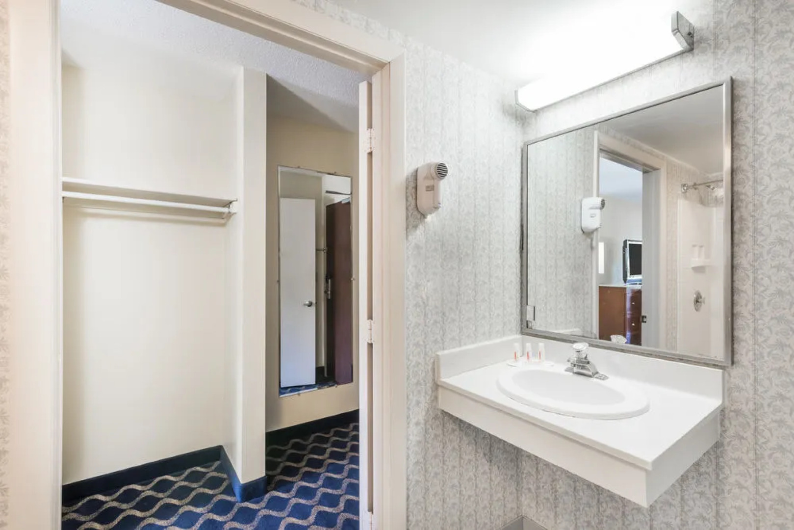 Days Inn Niantic Near Casinos