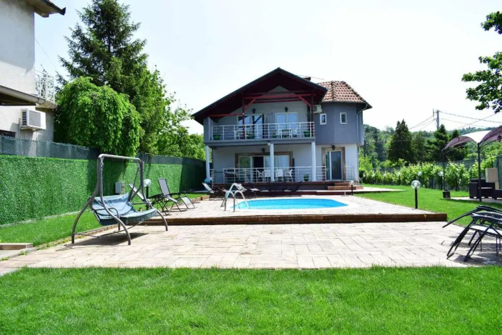 Vila Mila Riverside Apartments