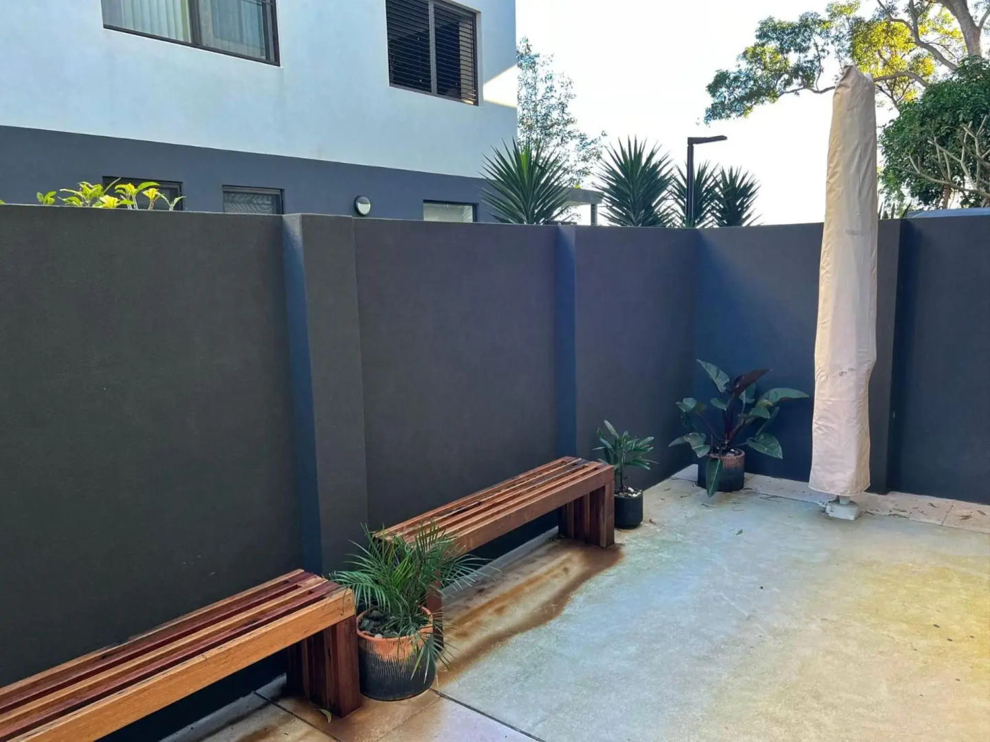 Nineteen On Gregory G02