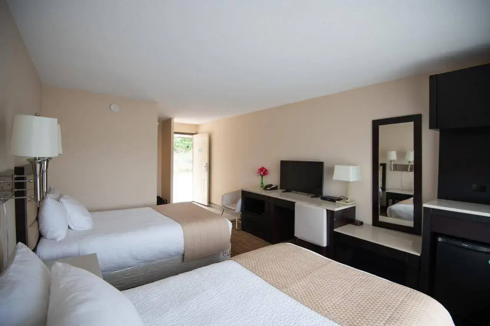 North Star Inn & Suites