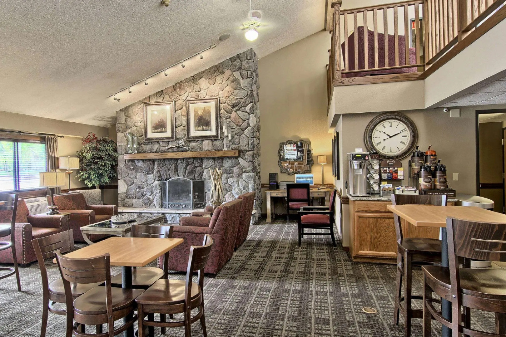 Blossom Hotel & Suites Traverse City