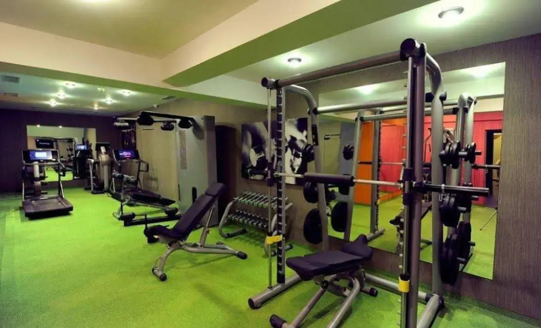 Plaza V Executive Hotel