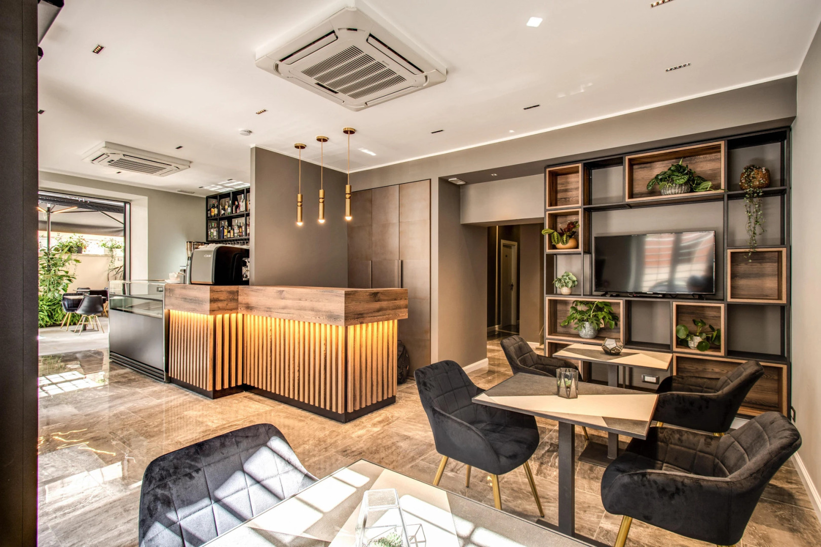 Apollo Boutique Hotel