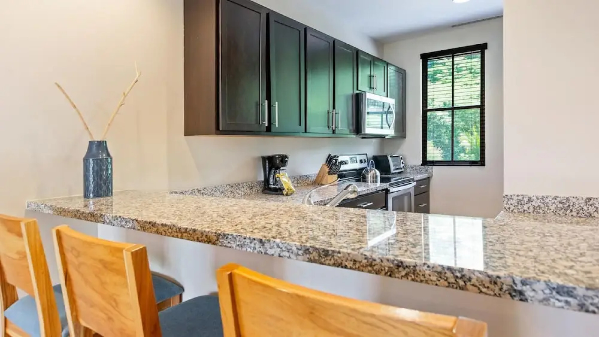 Unique 3BD Wonder on 3rd Floor in Coco with Mountain Views