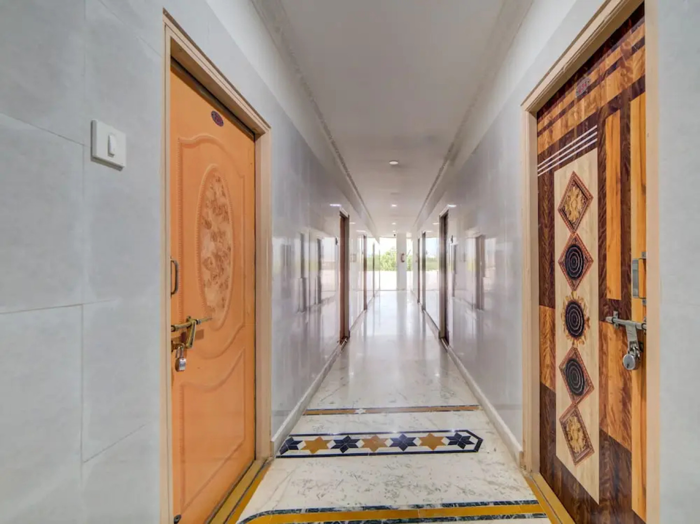 OYO 29087 Hotel Golden Pride