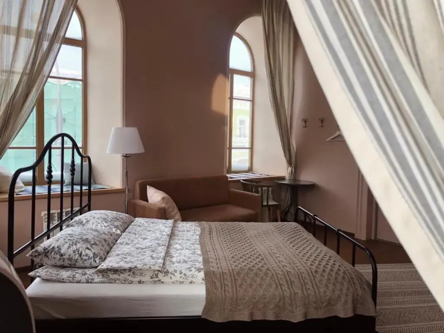 Dom Demidovykh Hostel