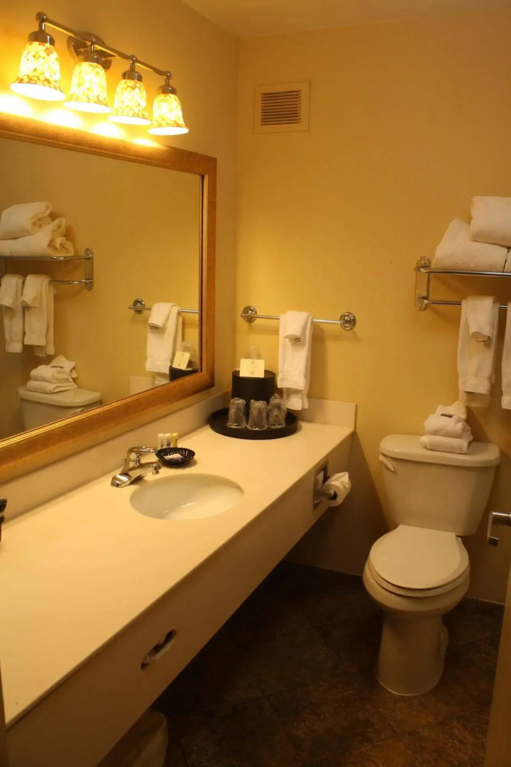 Best Western Plus Inn of Cobleskill