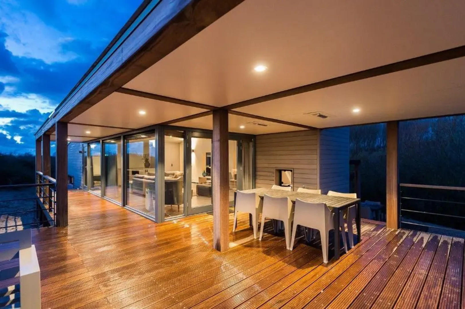 Oasis Punt-West Hotel & Beach Resort