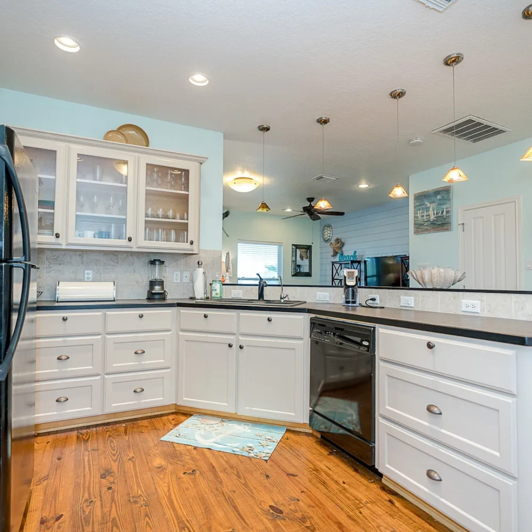 Serenity By the Sea - Great Views in Treasure Island