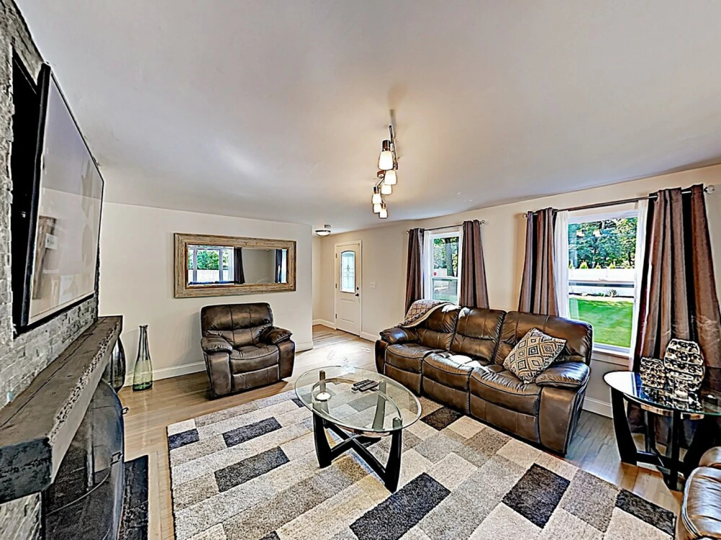 Phinneys - 4 Br Home