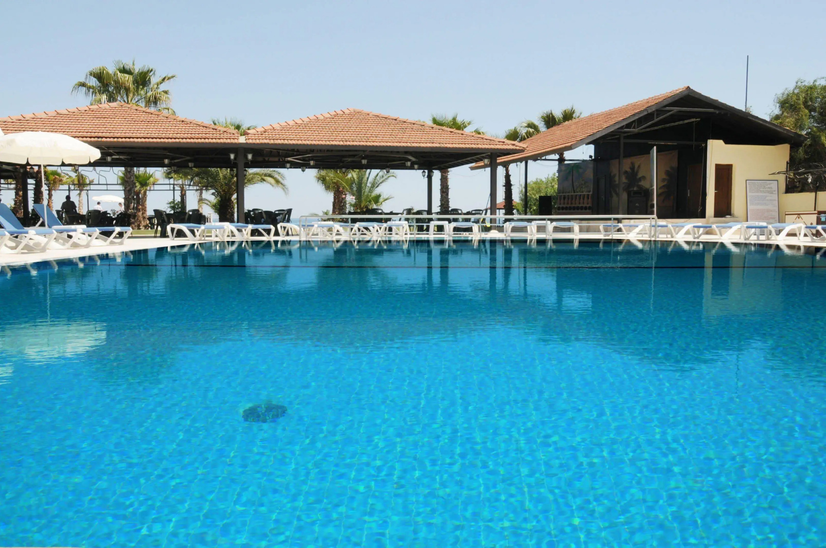 Club Akman Beach Hotel