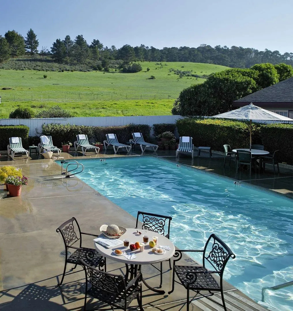 Fireside Inn on Moonstone Beach