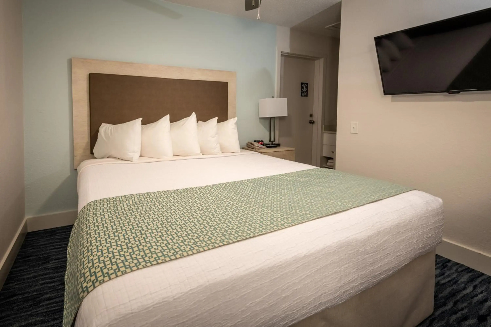 Palmera Inn and Suites