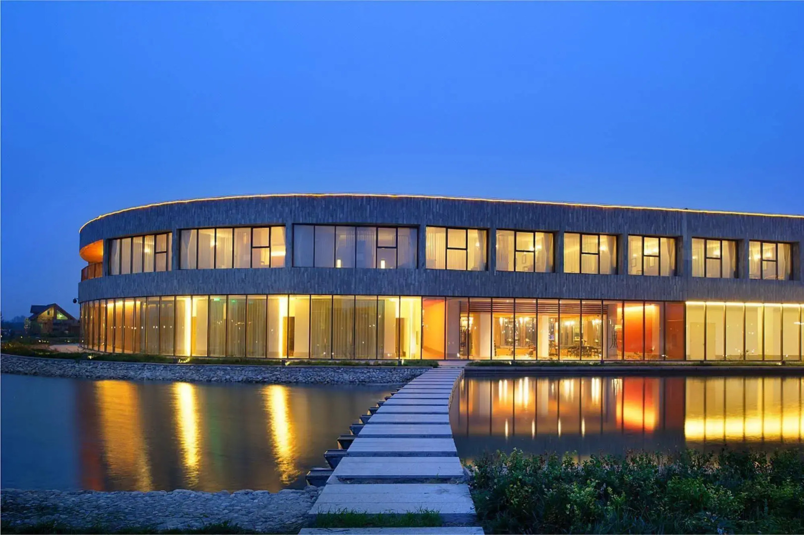 Bazhou MingTang Sun Moon Lake Hot Spring Hotel