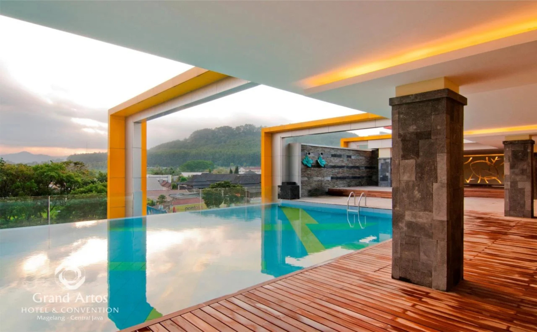 Grand Artos Aerowisata Hotel & Convention