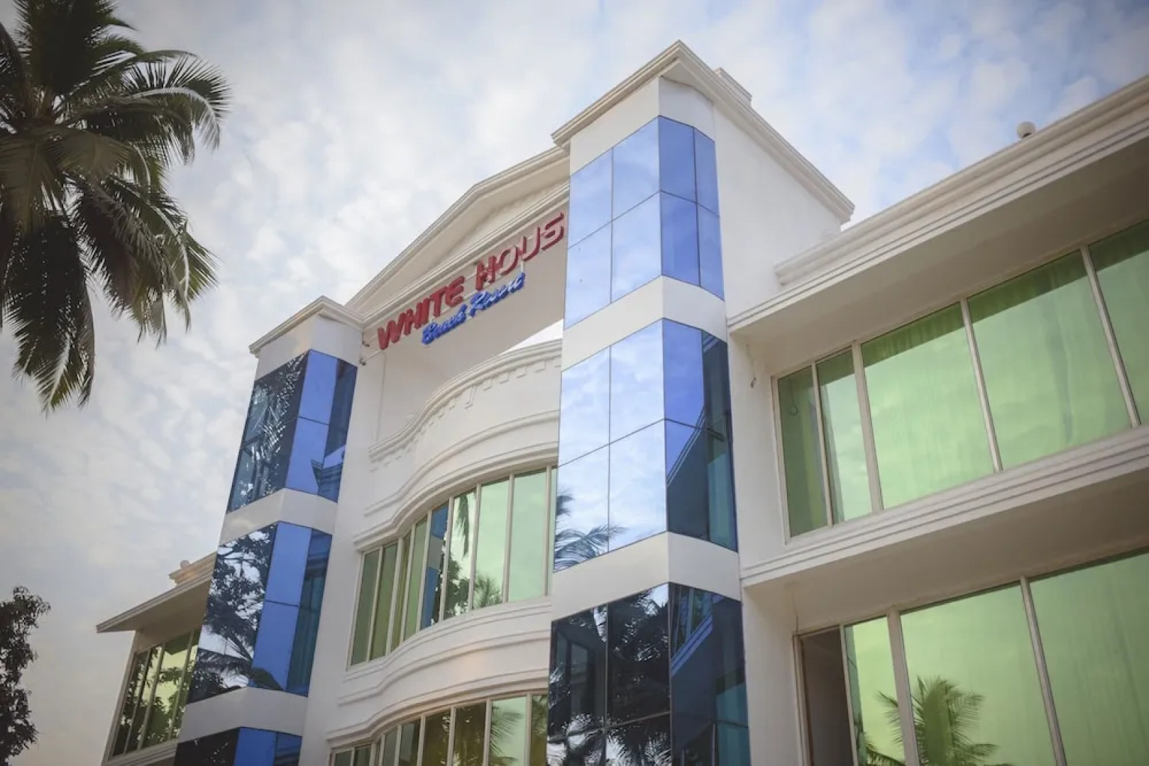 White House Beach Resort