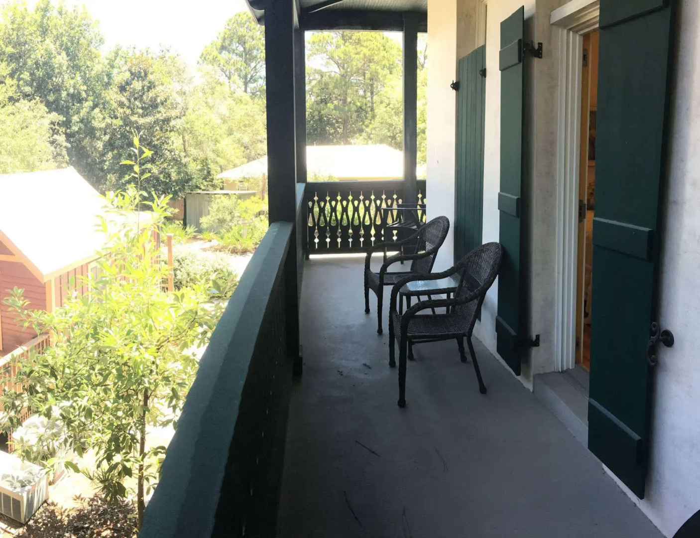 Hibiscus Coffee & Guesthouse