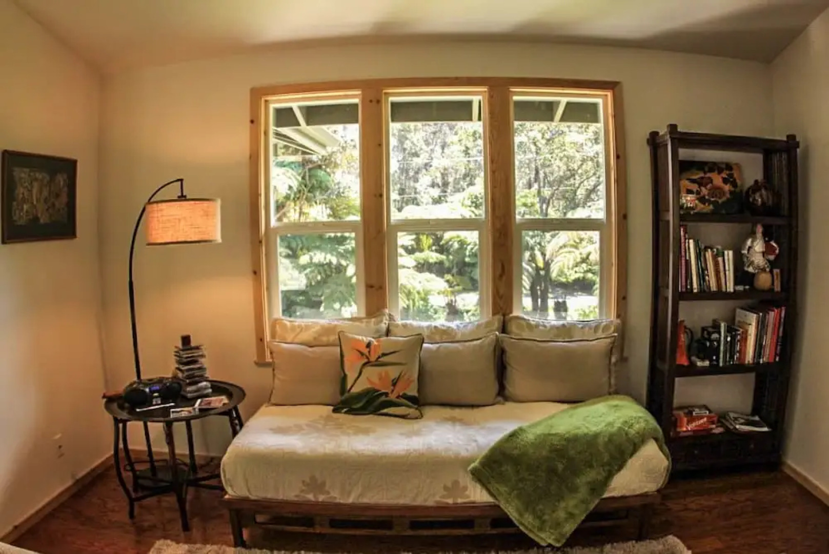 Hale OnaOna by Hawaii Volcano Vacations