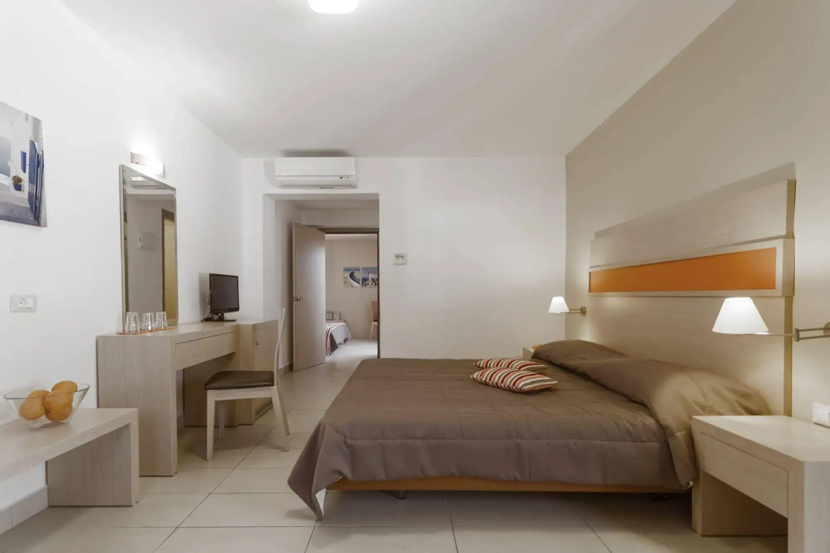 Lagomandra Beach & Suites