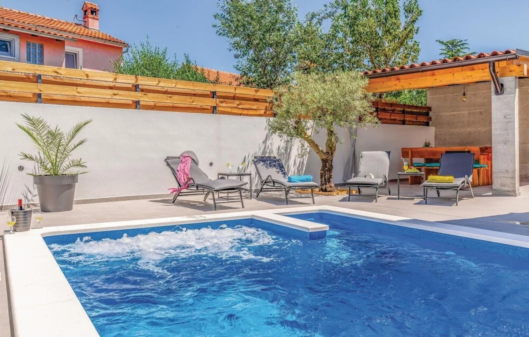 Beautiful Home in Pula With Wifi and 2 Bedrooms