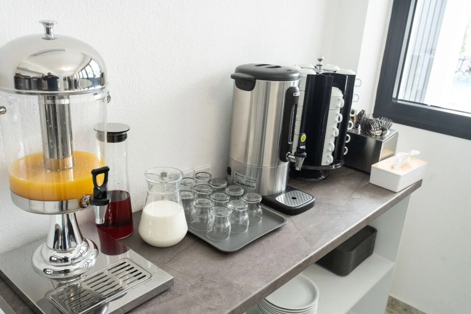 Aeonian Luxury Suites