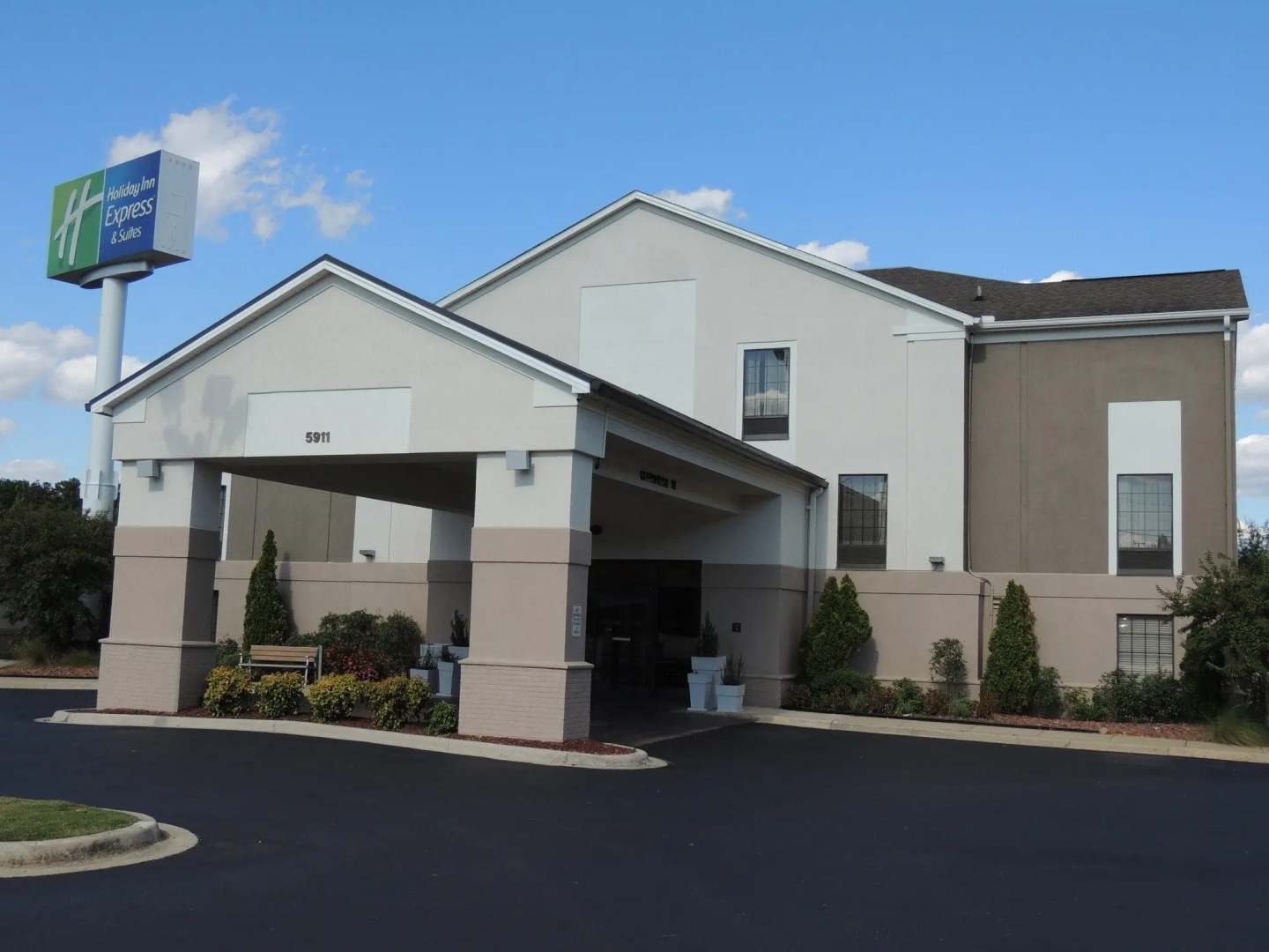 Holiday Inn Express & Suites Birmingham Trussville by IHG