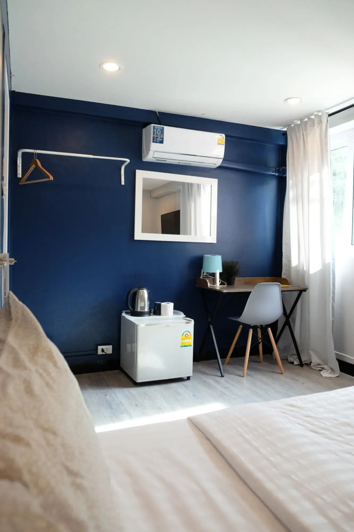 Sleep With Me Bangkok - BTS Phra Khanong